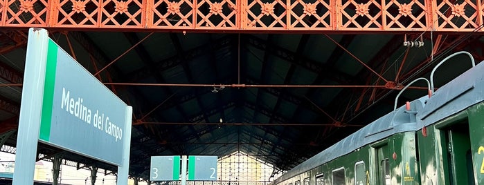 Estación de Medina del Campo is one of Compostela.