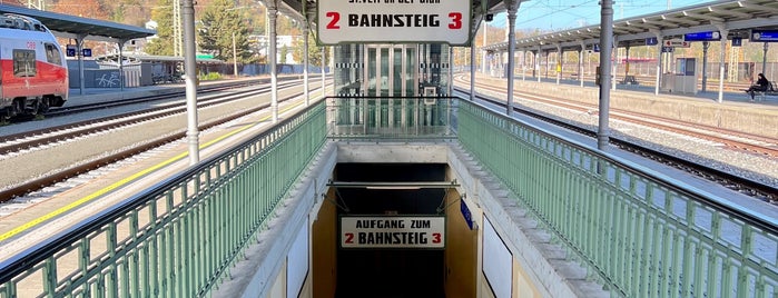 Bahnhof Sankt Veit an der Glan is one of Öffiziell.