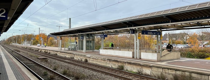 Bahnhof Dormagen is one of Bahnhöfe.