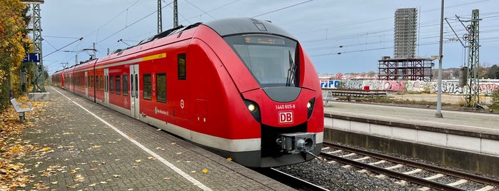 S Düsseldorf-Gerresheim is one of Bahnhöfe BM Düsseldorf.