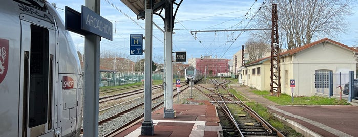 Gare SNCF d'Arcachon is one of Mayor au moins une fois.