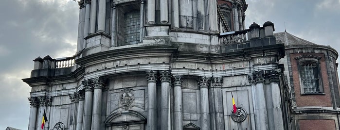 Cathédrale Saint-Aubain is one of Kalle'nin Beğendiği Mekanlar.