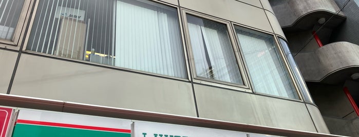 ローソンストア100 中野中央店 is one of Ponta.