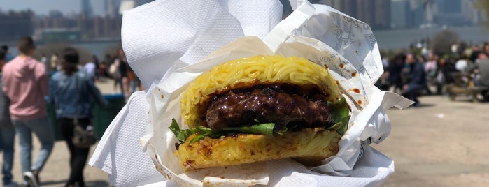 Ramen Burger is one of Kimmieさんの保存済みスポット.