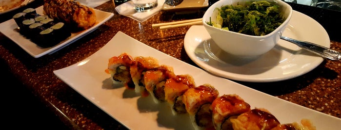 Osaka Japanese Steakhouse And Sushi is one of สถานที่ที่ Jennifer ถูกใจ.