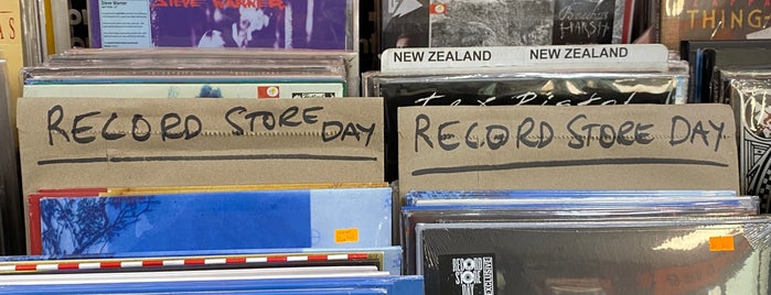 Egg Records is one of CD shops.
