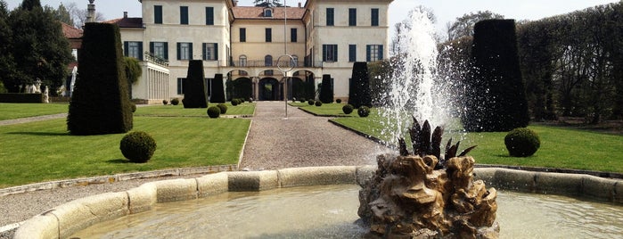 Villa e Collezione Panza is one of Places to go.