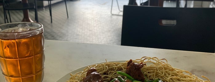 Fun Kee Bamboo Noodle (芬记手工竹升全蛋面) is one of KL.