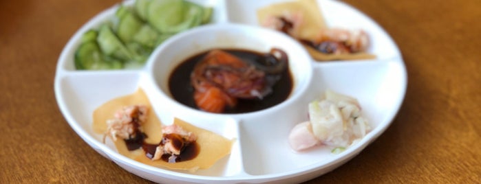 Okaya Sushi is one of Orte, die Henrique gefallen.