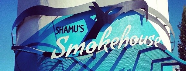 Shamu's Smokehouse is one of Tempat yang Disukai Kursad.