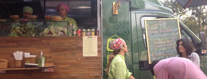 Olea Italian Food Truck is one of สถานที่ที่บันทึกไว้ของ Nathalia.