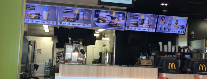 McDonald's is one of Mina platser.