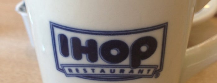 IHOP is one of Kendraさんのお気に入りスポット.