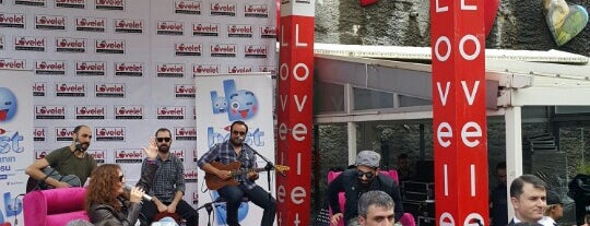 Lovelet Konser Alanı is one of Lugares favoritos de Yunus.