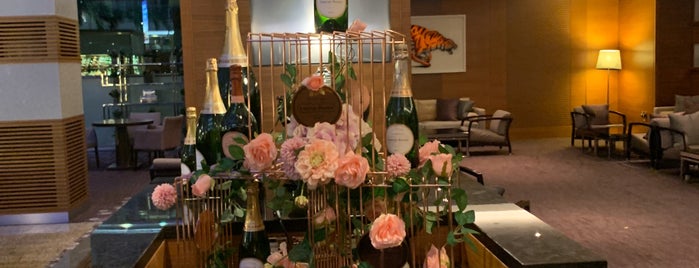 Perrier-Jouet Bar is one of Travels.