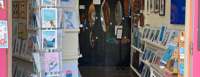 Haleiwa Art Gallery is one of Oahu with my Baby.