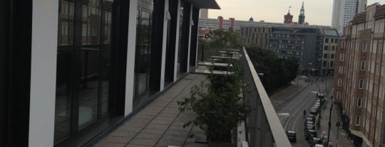 Amano Conference Rooftop is one of Orte, die Leonhardt gefallen.