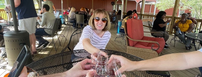 Texas Star Winery is one of Bebidas.