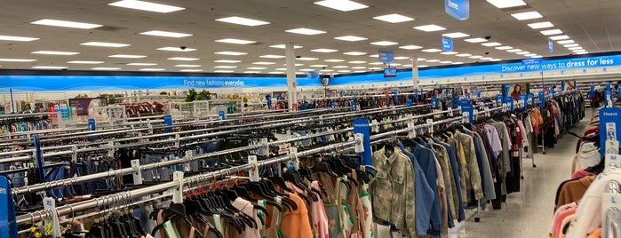 Ross Dress for Less is one of Carlota’s Liked Places.