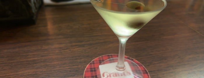 Ocean Bar クライスラー is one of 【野毛泥酔ガイド】The Drunkard's Guide to Noge, Yokohama.