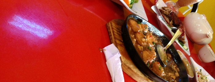 HJ Sharin Low Seafood Restaurant is one of Makan @ Utara #15.