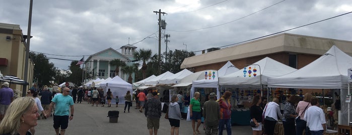 Downtown Jensen Beach is one of Entertainment.