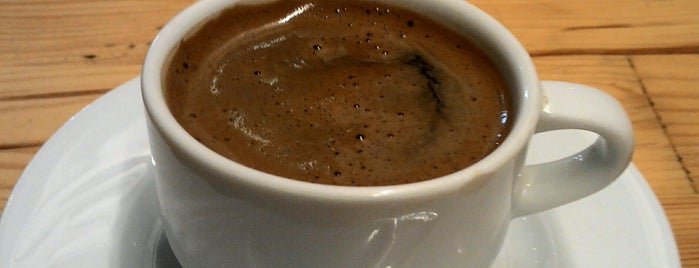 Cafe Mitanni is one of Cihangir - Taksim'de Buluşma ve Kahve Noktaları.
