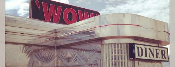 "WOW" Diner is one of JULIE : понравившиеся места.