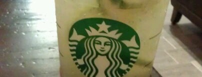 Starbucks is one of Locais curtidos por Lea.