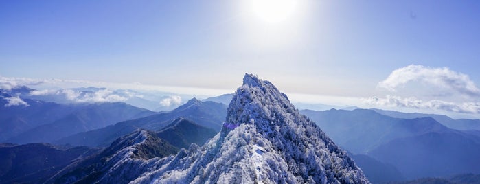 石鎚山 is one of 日本の🗻ちゃん(⌒▽⌒).