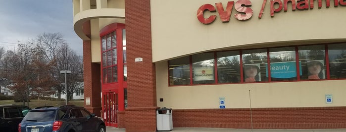 CVS pharmacy is one of Lugares favoritos de Bryan.