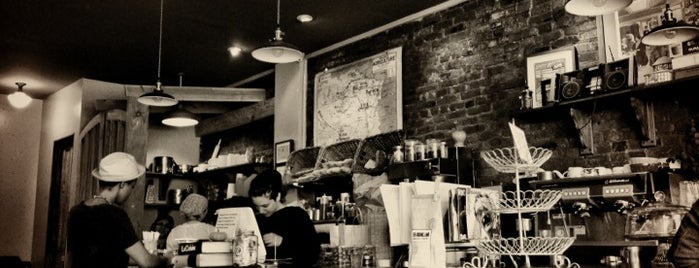 Couleur Café is one of Lugares favoritos de Grant.