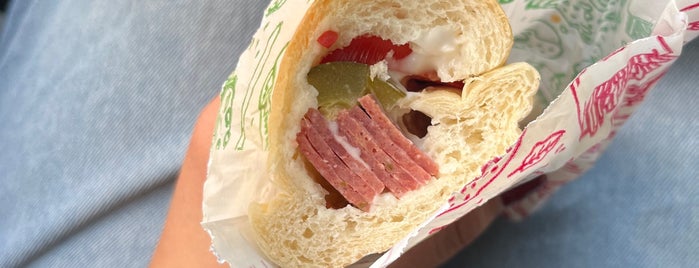 Monsiur Sandwich | ساندويچ موسيو is one of تهرون.