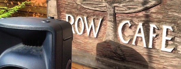 Produce Row Cafe is one of Locais curtidos por Matt.