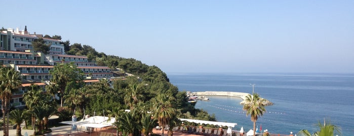 Pine Bay Holiday Resort is one of Lugares favoritos de Çağrı.