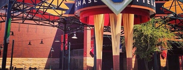 Chase Field is one of Locais curtidos por Jean.