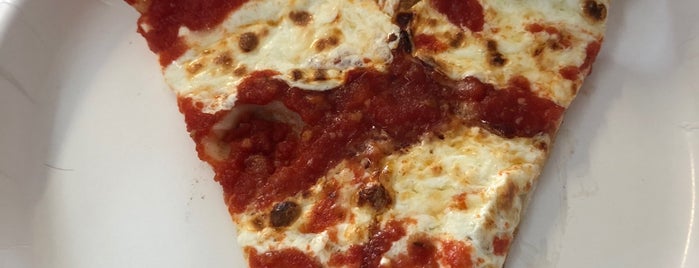 Totonno's Pizzeria Napolitano is one of Restaurantes USA.
