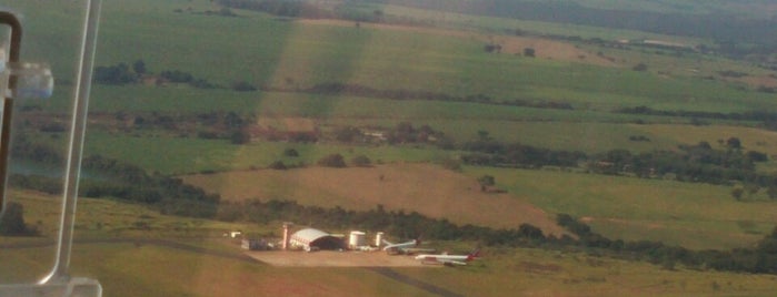 Aeroporto de São Carlos / Mário Pereira Lopes (QSC) is one of Aeródromos Brasileiros.