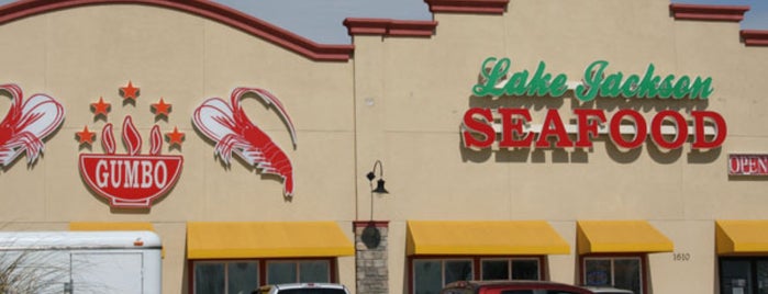 Lake Jackson Seafood Restaurant is one of Must-visit Food in and around Gun Barrel City.