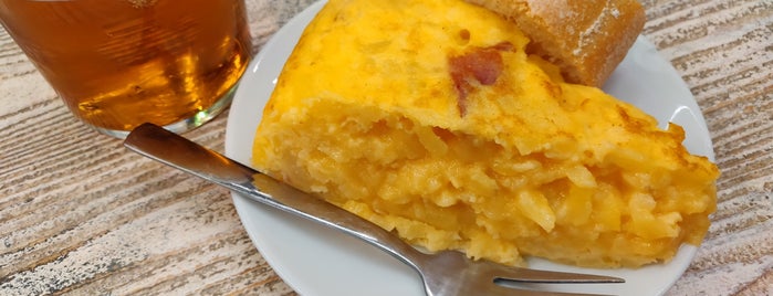 Mesón de la Tortilla is one of Anaさんのお気に入りスポット.