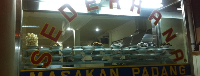 Restoran Sederhana Masakan Padang is one of Enjoy Makassar!.