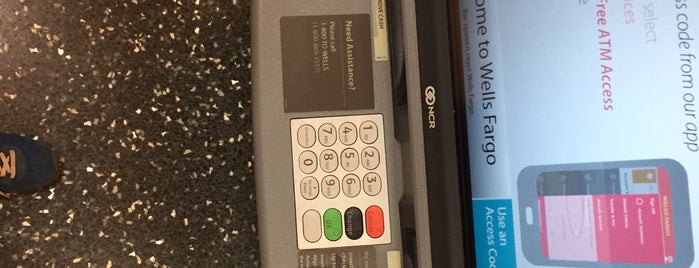 Wells Fargo ATM is one of Posti salvati di Max.
