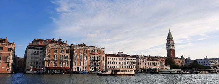 Punta della Salute is one of Massimoさんのお気に入りスポット.
