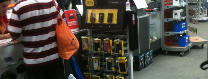 RadioShack is one of Tiendas en PLAZA.