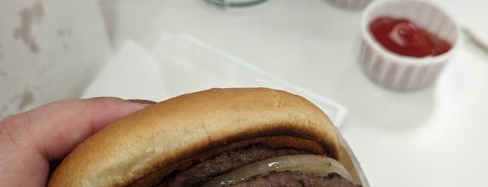 In-N-Out Burger is one of Orte, die Leigh gefallen.