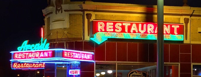 Arcade Restaurant is one of Tempat yang Disukai Paul.