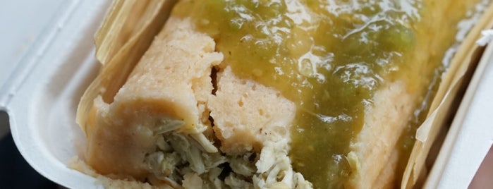 Outlaw Tamales is one of Lugares favoritos de ben.