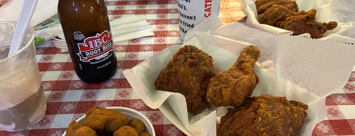 Gus’s World Famous Hot & Spicy Fried Chicken is one of Midwest.