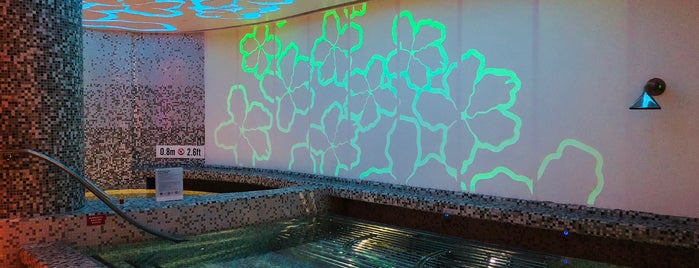 Away Spa (W Hotel) is one of Micheenli Guide: Spa Havens in Singapore.
