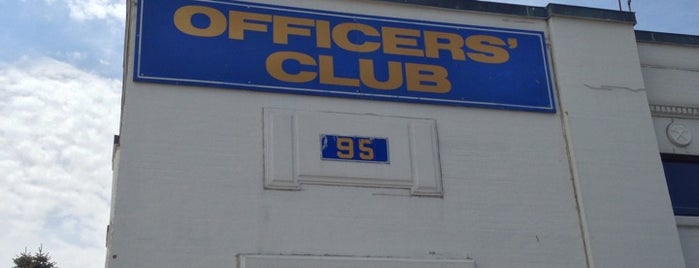 Officer's Club at Newport Naval Station is one of Bradford : понравившиеся места.